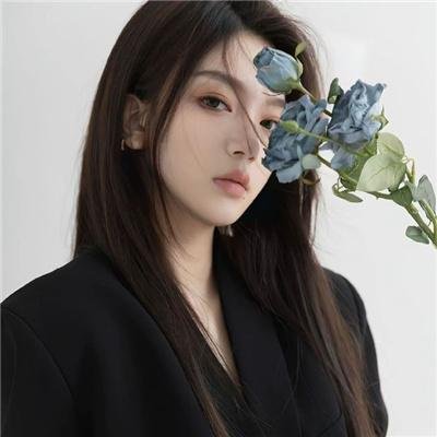 俏探女娇娃